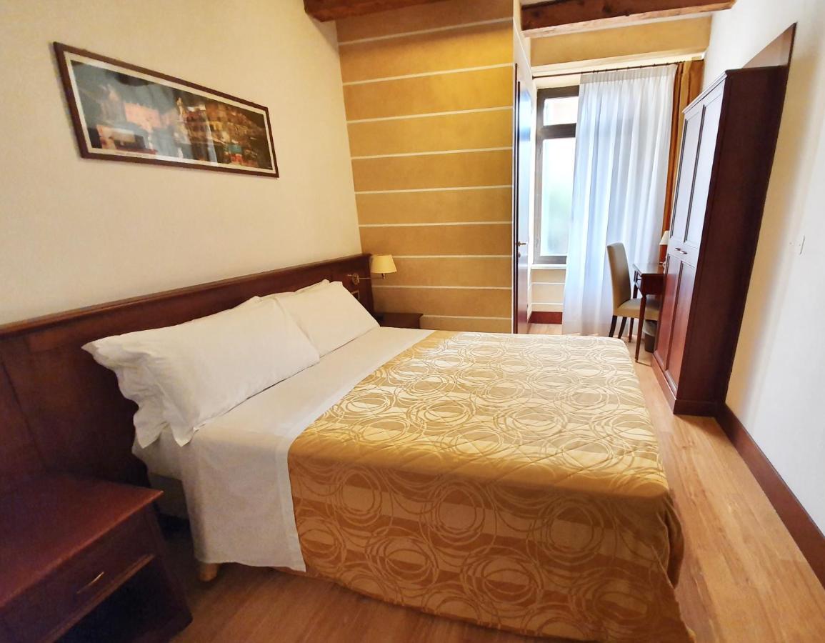 Hotel Aurora Верона Экстерьер фото