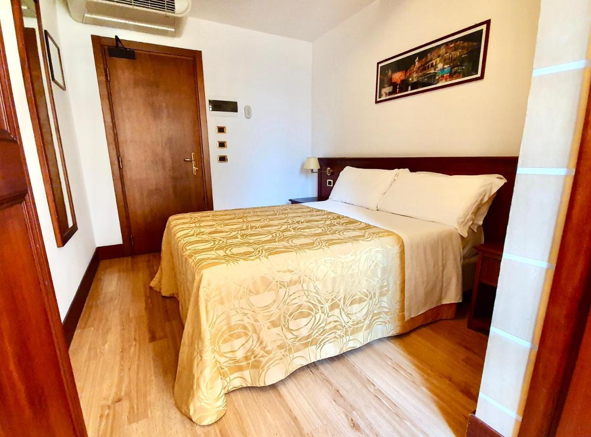 Hotel Aurora Верона Экстерьер фото