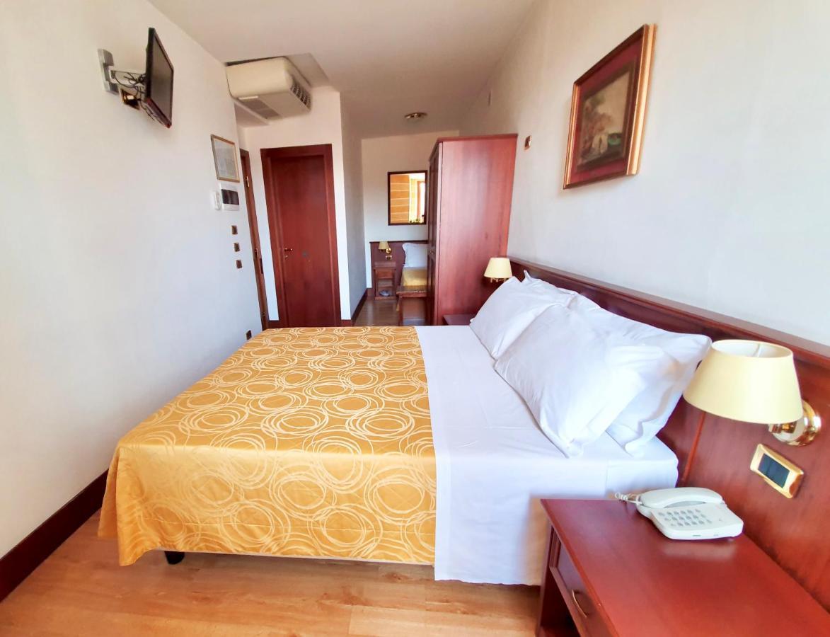 Hotel Aurora Верона Экстерьер фото