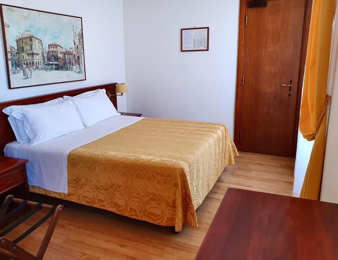 Hotel Aurora Верона Экстерьер фото